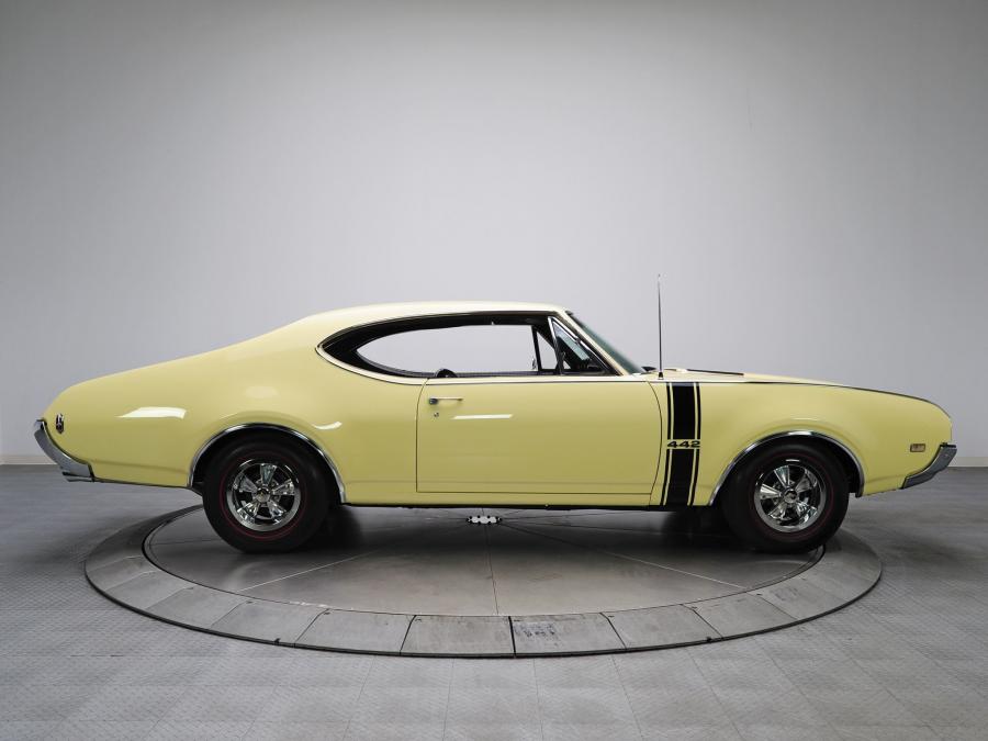  Oldsmobile 442 Holiday Coupe (4487) 1968 года  (фото 26 из 32)